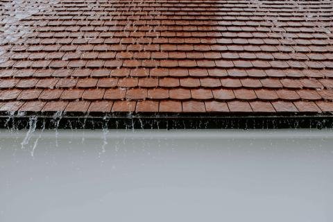 Can Leaky Gutters Cause Foundation Issues?